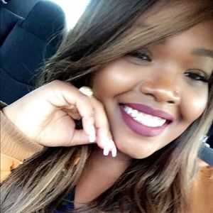 Meet your Posher, Amna